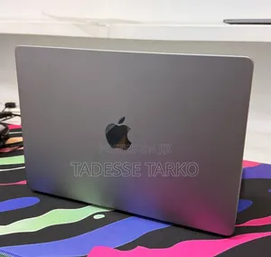 New Laptop Apple MacBook Pro 2023 M3 8GB Apple M3 Pro SSD 512GB