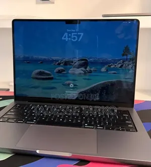 New Laptop Apple MacBook Pro 2023 M3 8GB Apple M3 Pro SSD 512GB
