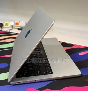 New Laptop Apple MacBook Pro 2021 M1 16GB Apple M1 Pro SSD 512GB