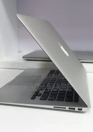 New Laptop Apple MacBook Pro 2021 M1 8GB Intel Core i7 SSD 128GB