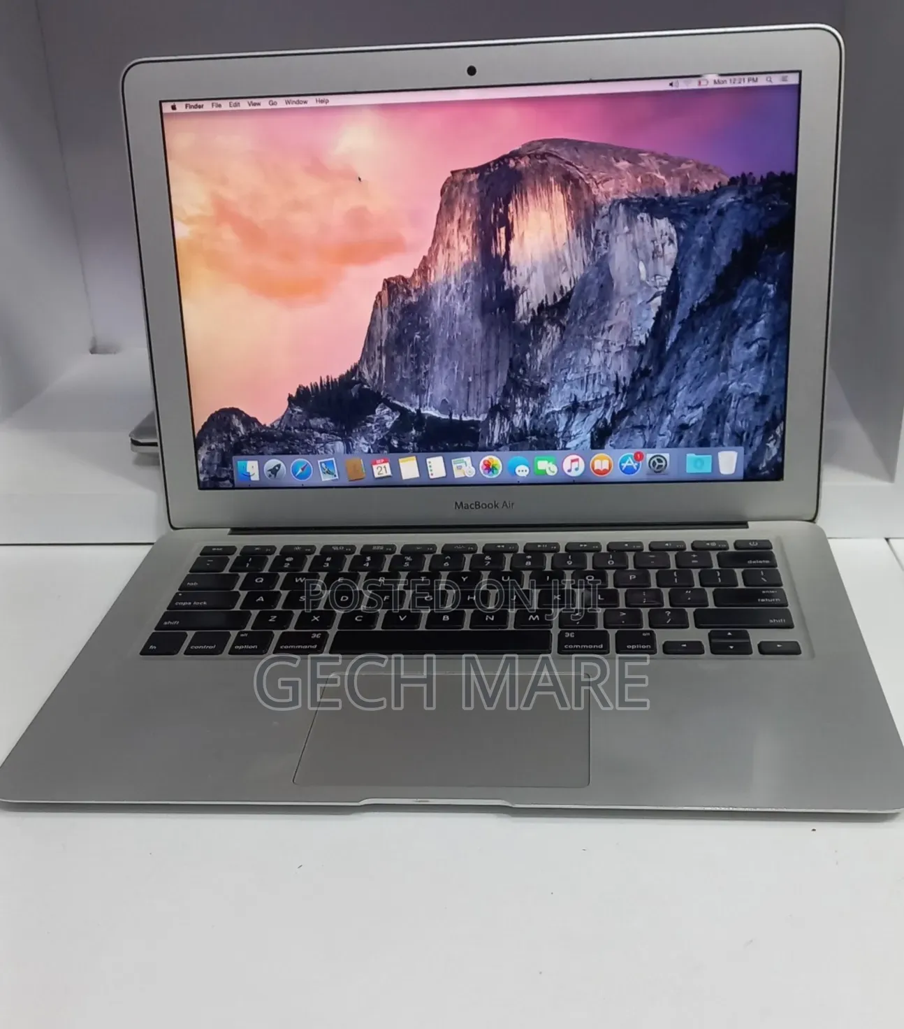 New Laptop Apple MacBook Pro 2021 M1 8GB Intel Core i7 SSD 128GB
