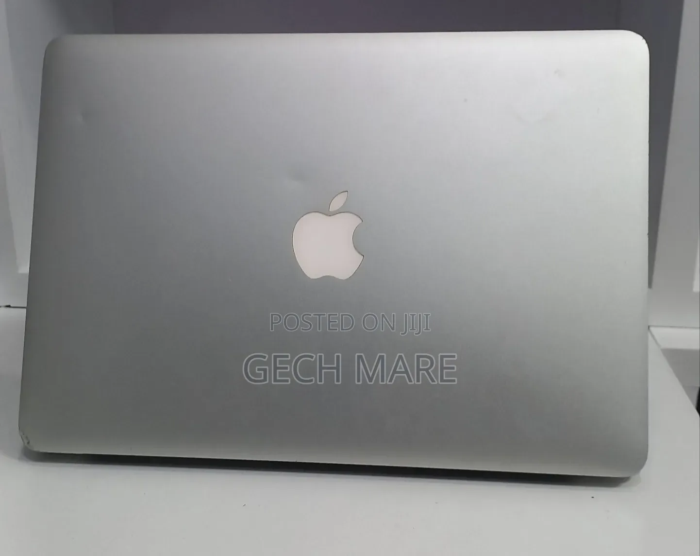 New Laptop Apple MacBook Pro 2021 M1 8GB Intel Core i7 SSD 128GB