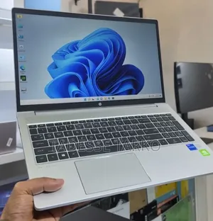 New Laptop HP ProBook 450 G8 16GB Intel Core i7 SSD 512GB