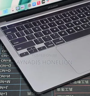 New Laptop Apple MacBook Pro 2022 M2 8GB Apple M2 SSD 256GB