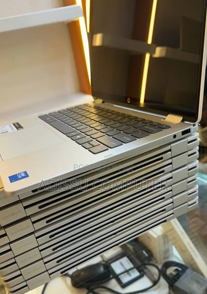 New Laptop HP OmniBook Ultra Flip 14" 16GB Intel Core i7 SSD 512GB