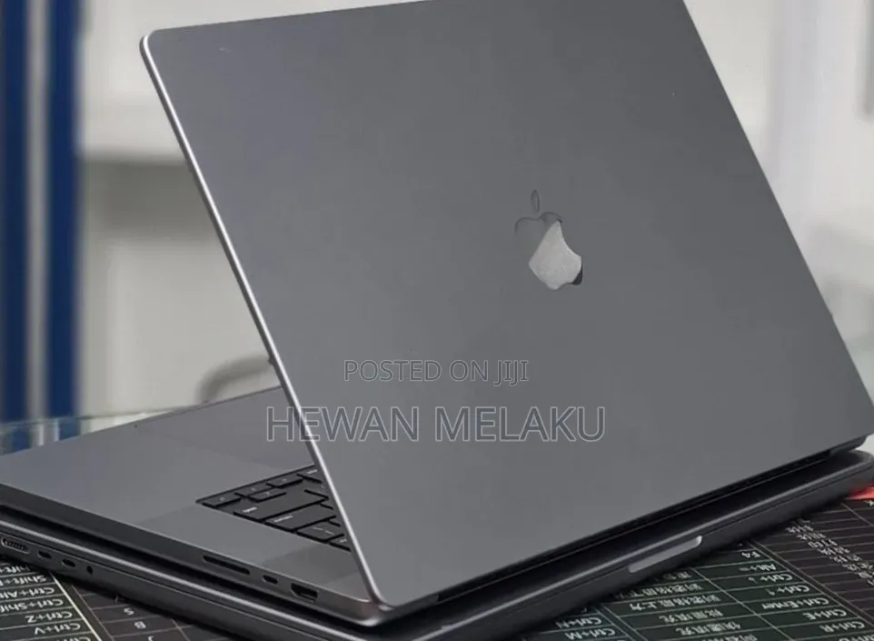 New Laptop Apple MacBook Pro 2021 M1 32GB Apple M1 Pro SSD 1T