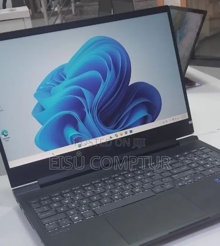 New Laptop HP Victus 16 16GB Intel Core i7 SSD 1T