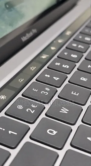 New Laptop Apple MacBook Pro 2020 M1 8GB Apple M1 SSD 512GB