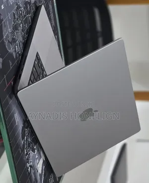 New Laptop Apple MacBook Pro 2023 M2 16GB Apple M2 SSD 512GB