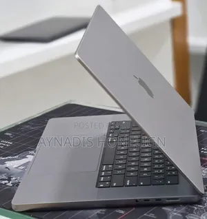 New Laptop Apple MacBook Pro 2023 M2 16GB Apple M2 SSD 512GB