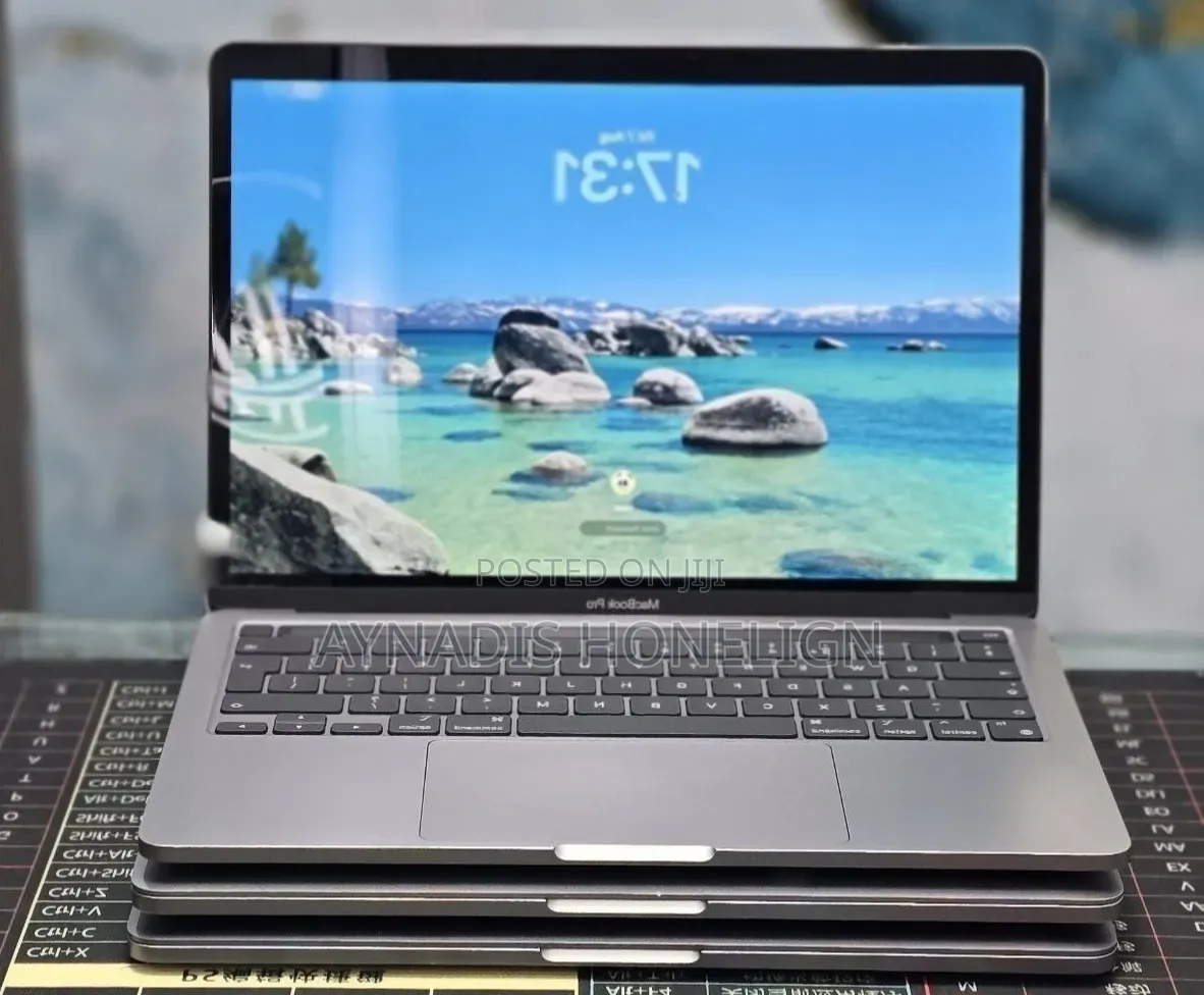 New Laptop Apple MacBook Pro 2020 M1 8GB Apple M1 Pro SSD 512GB
