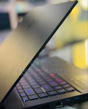 New Laptop MSI Stealth 16 AI Studio 16GB Intel Core i7 SSD 1T