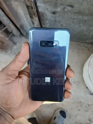 New Samsung Galaxy S10e 128 GB Black