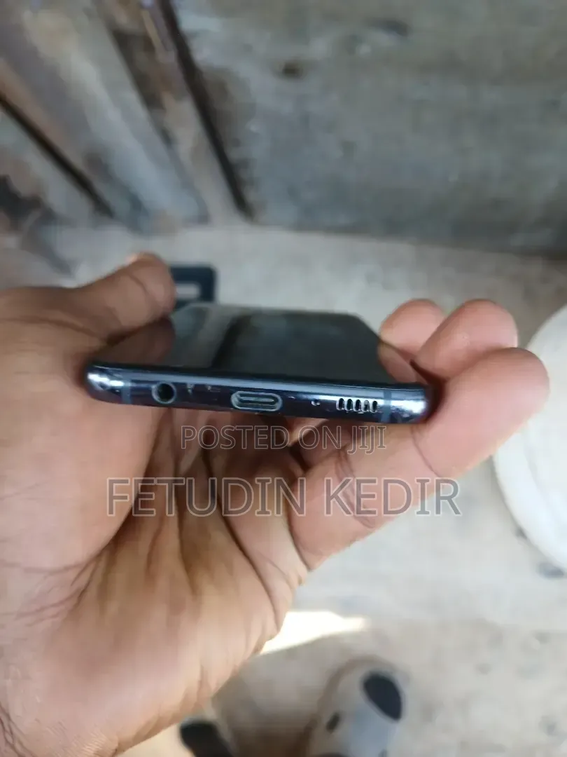 New Samsung Galaxy S10e 128 GB Black