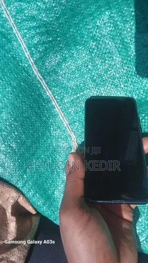 New Samsung Galaxy S10e 128 GB Black