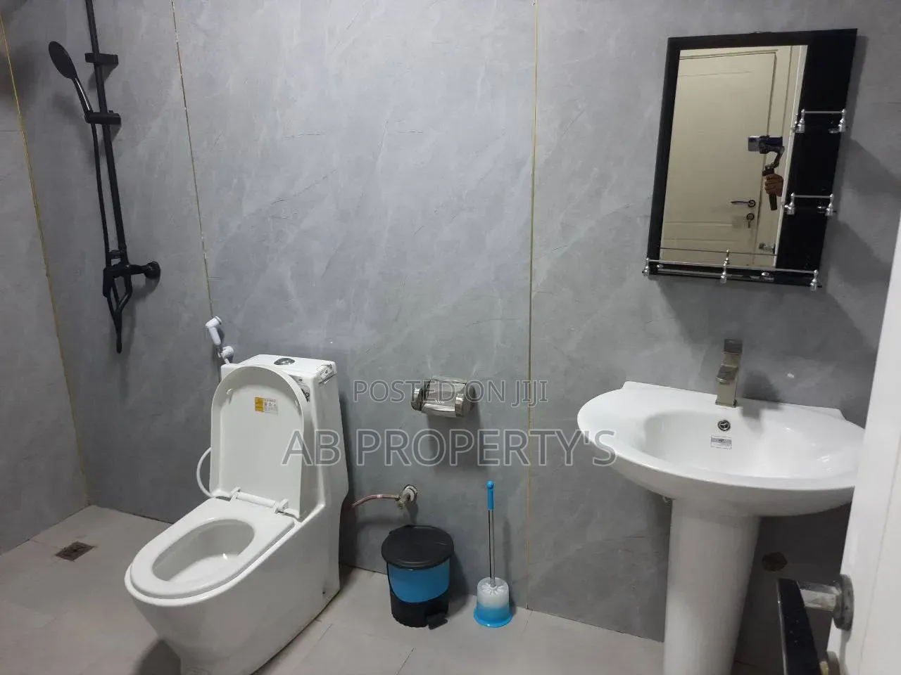 Furnished 2bdrm Apartment in ቡልቡላ, Bole for sale