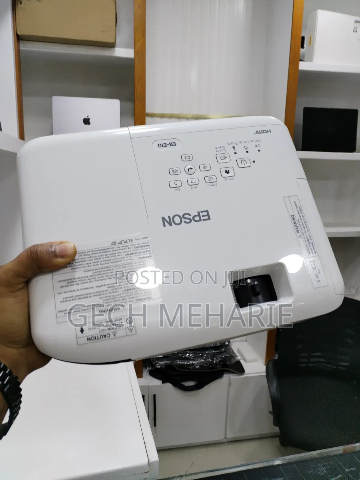 Brand New EPSON Projector With Bag , Remote Model Name: EB-E10 Ha