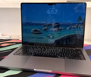 New Laptop Apple MacBook Pro 2023 M3 8GB Apple M3 Pro SSD 512GB