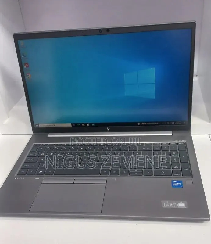 New Laptop HP ZBook Firefly G8 16GB Intel Core i7 SSD 512GB