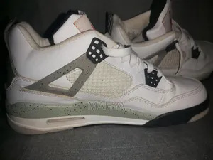 Air Jordan 4