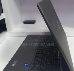 New Laptop HP ZBook Firefly G8 16GB Intel Core i7 SSD 512GB