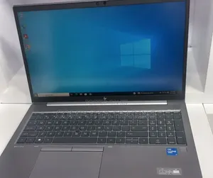 New Laptop HP ZBook Firefly G8 16GB Intel Core i7 SSD 512GB