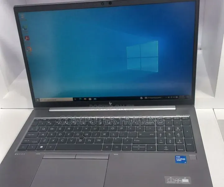 New Laptop HP ZBook Firefly G8 16GB Intel Core i7 SSD 512GB