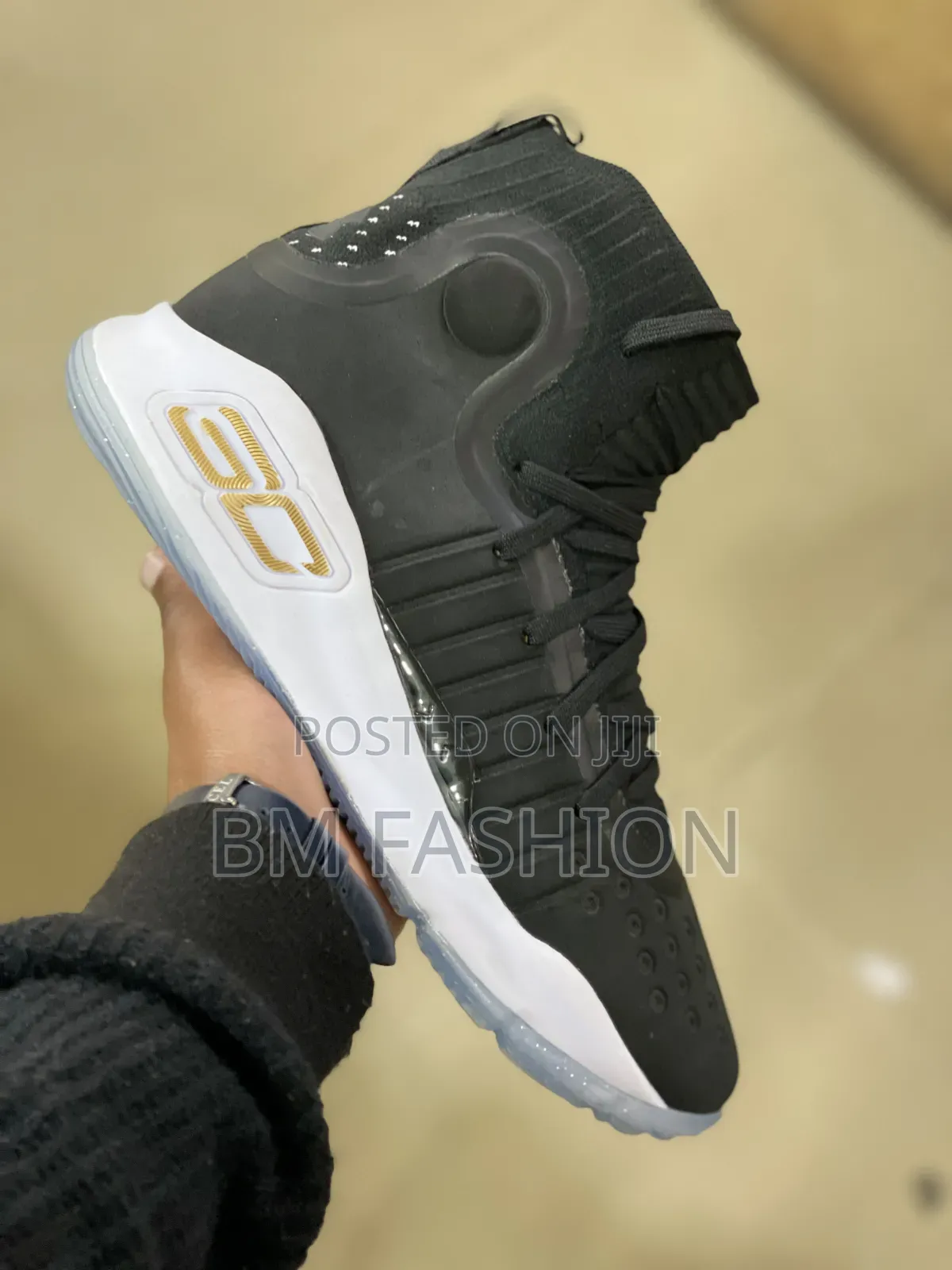 Under Armour Curry 4 "More Dimes" Basketball Sneaker in a Black