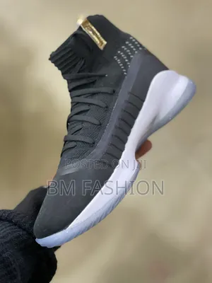 Under Armour Curry 4 "More Dimes" Basketball Sneaker in a Black