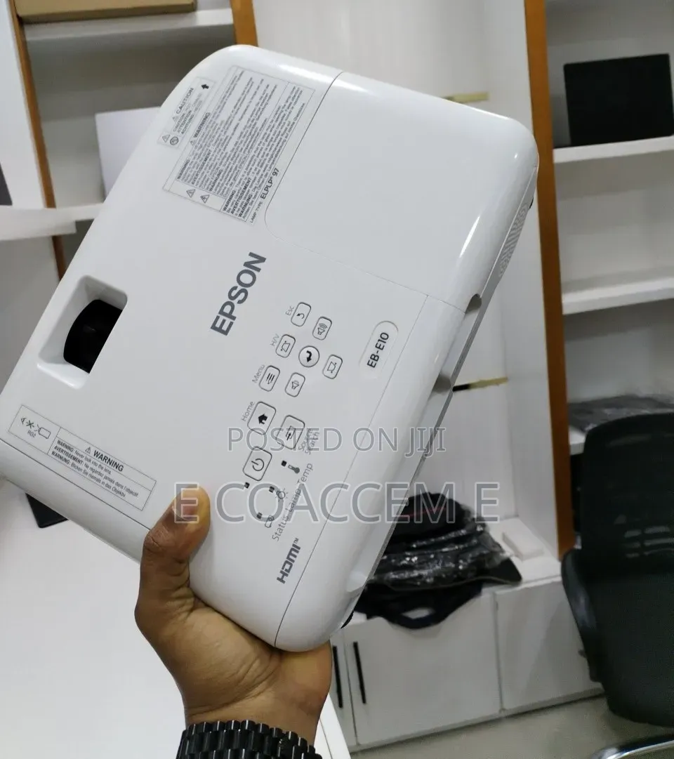 Brand New EPSON Projector With Bag , Remote
