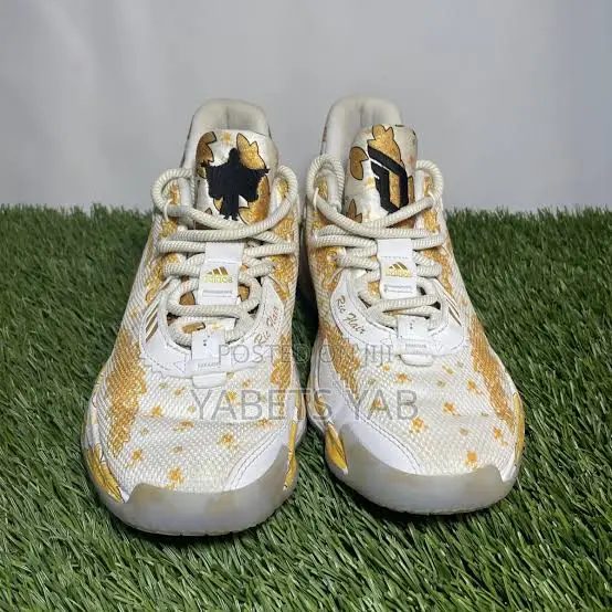 Basketball Adidas Dame 7