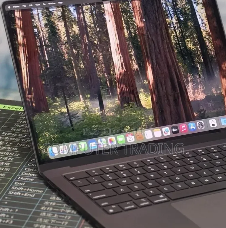 New Laptop Apple MacBook Pro 2024 M4 16GB Intel Core i7 SSD 512GB