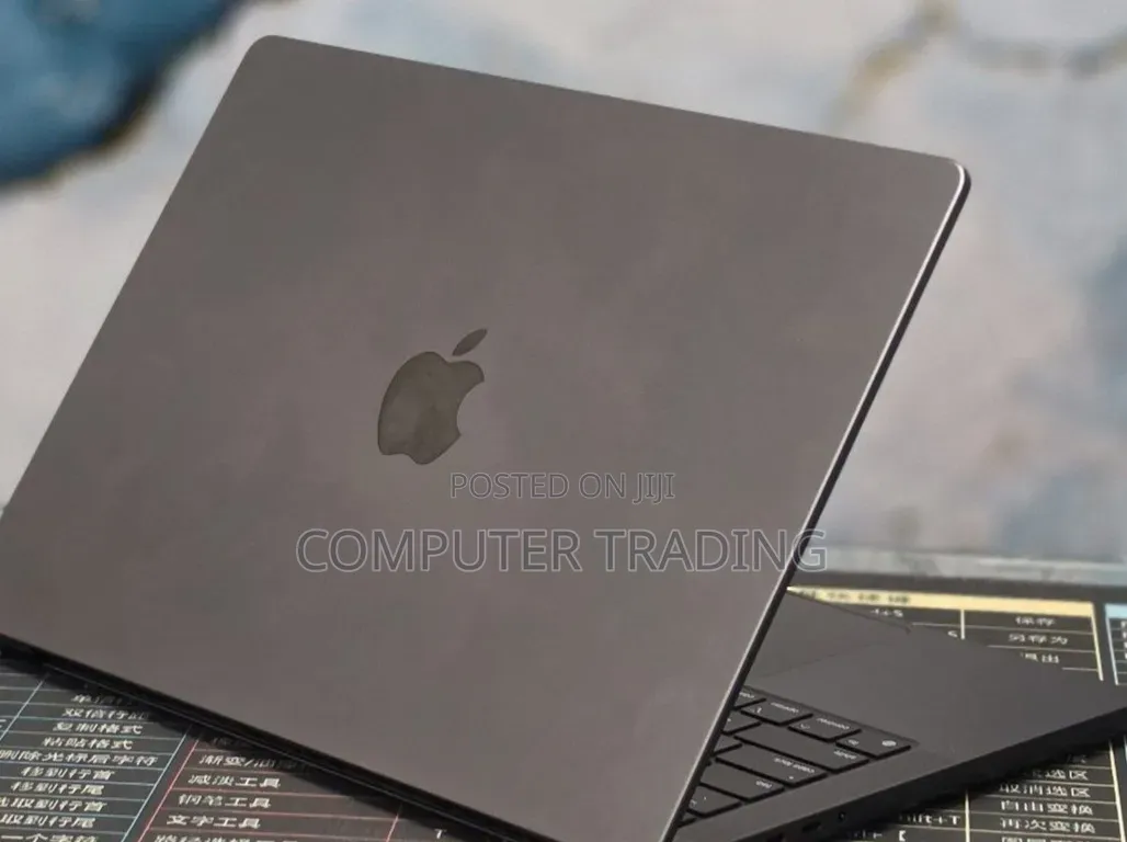 New Laptop Apple MacBook Pro 2024 M4 16GB Intel Core i7 SSD 512GB