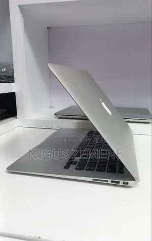 New Laptop Apple MacBook Air 2017 8GB Intel Core i7 SSD 128GB