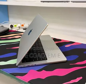 New Laptop Apple MacBook 16GB SSD 512GB
