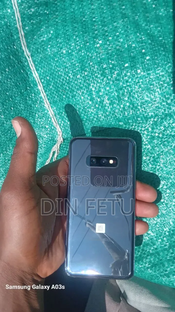 New Samsung Galaxy S10e 128 GB Bronze