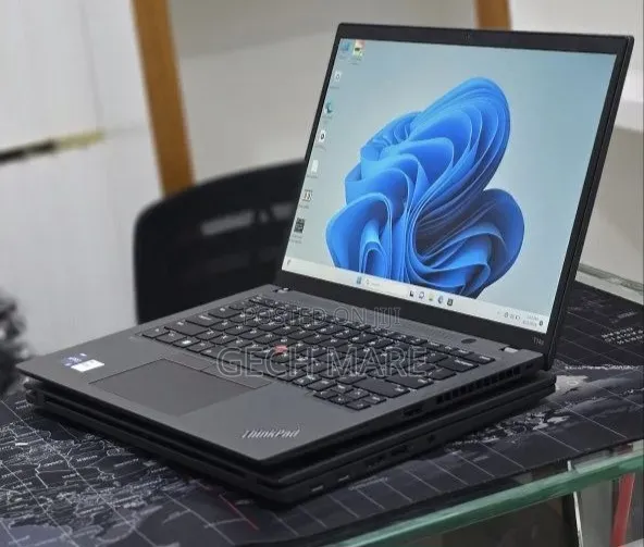 New Laptop Lenovo ThinkPad T14 16GB Intel Core i7 SSD 512GB