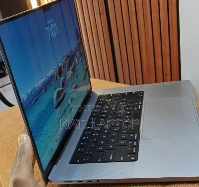 New Laptop Apple MacBook Pro 2021 M1 16GB Apple M1 Pro SSD 512GB