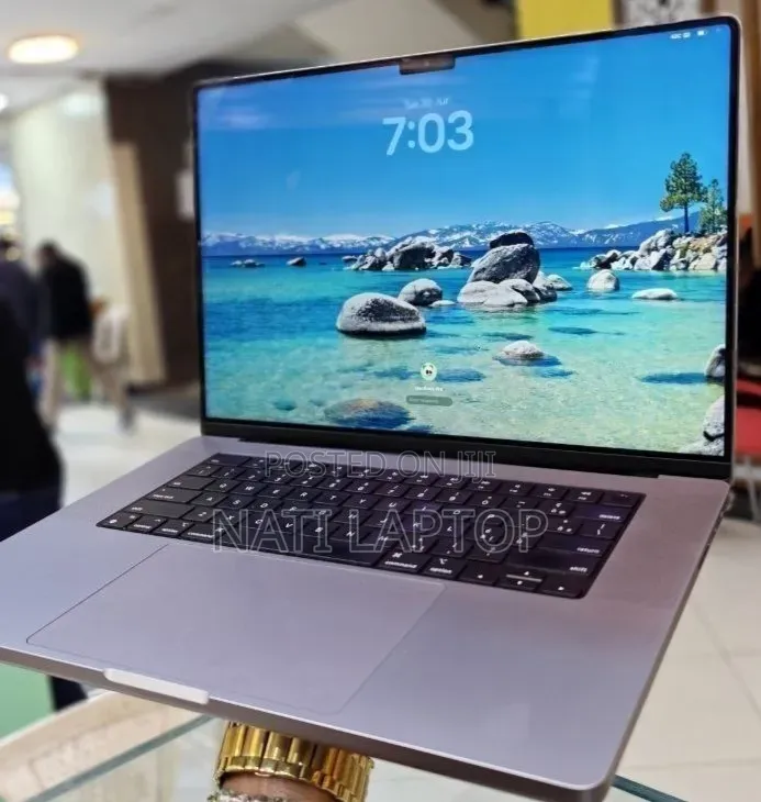 New Laptop Apple MacBook Pro 2021 M1 16GB Apple M1 Pro SSD 512GB