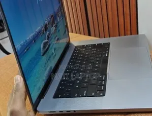 New Laptop Apple MacBook Pro 2021 M1 16GB Apple M1 Pro SSD 512GB