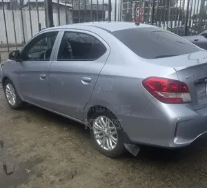 Mitsubishi Attrage 2022 Silver