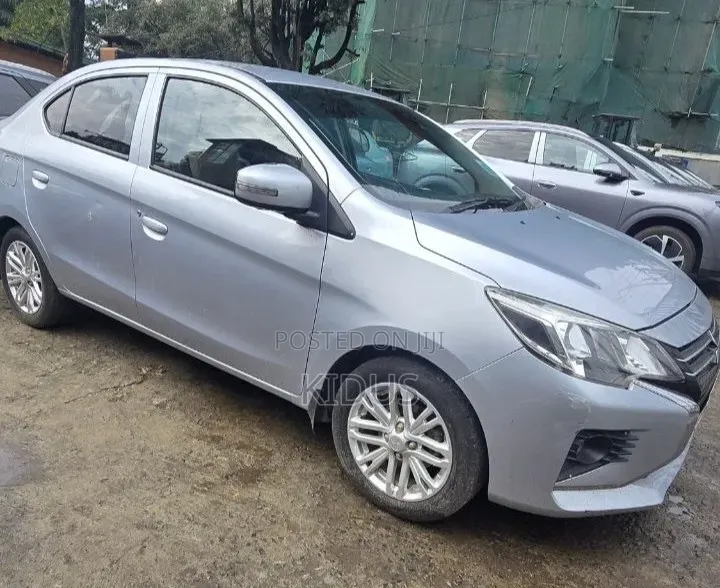 Mitsubishi Attrage 2022 Silver