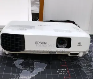 Brand New EPSON Projector With Bag , Remote