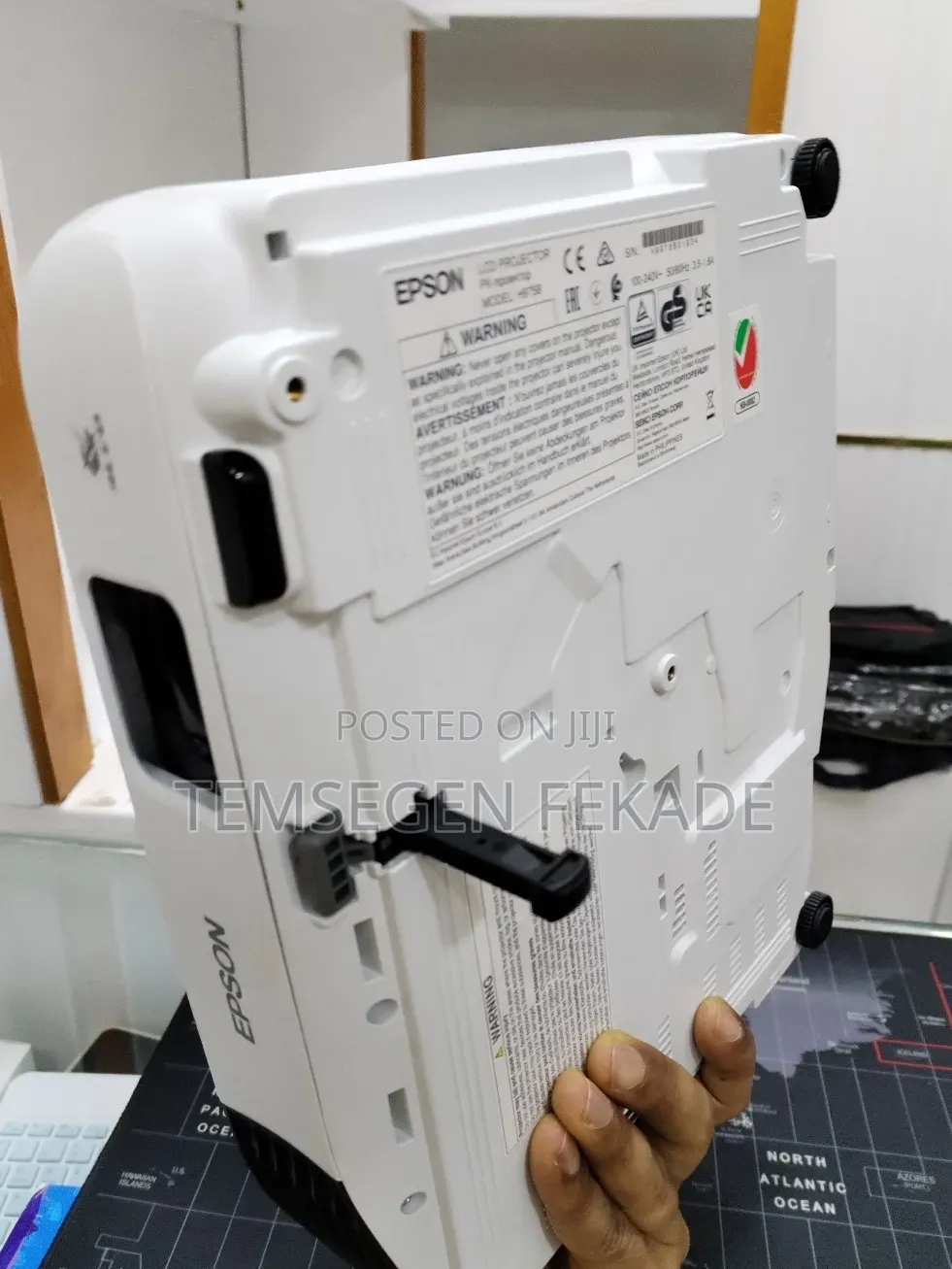 Brand New EPSON Projector With Bag , Remote