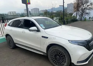 Mercedes-Benz EQC EQC400 4MATIC 2022 White