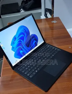 New Laptop Microsoft Surface Laptop 3 16GB Intel Core i5 SSD 256GB