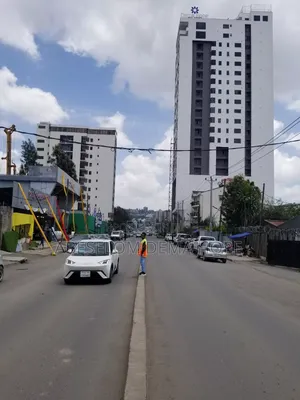 በቦሌ 24 ለ አደይ አበባ እስታዲየም በቅርብ ርቀት ላይ— ለ ንግድም ሆነ ለ ኢንቨስትመንት ምቹ የሆኑ ሱቆች