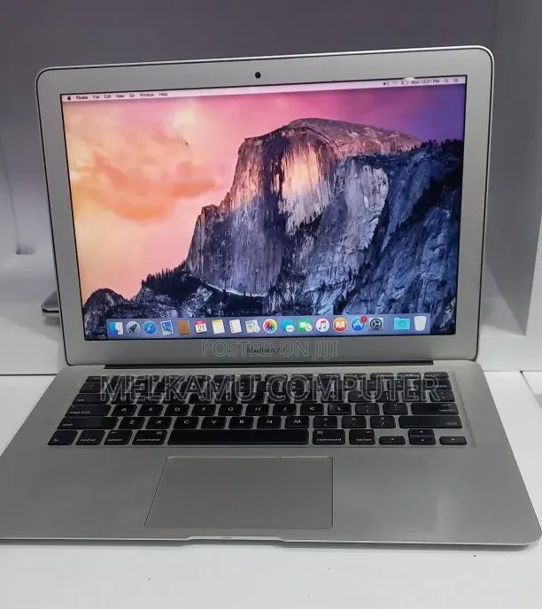 New Laptop Apple MacBook Air 2017 8GB Intel Core i7 SSD 128GB