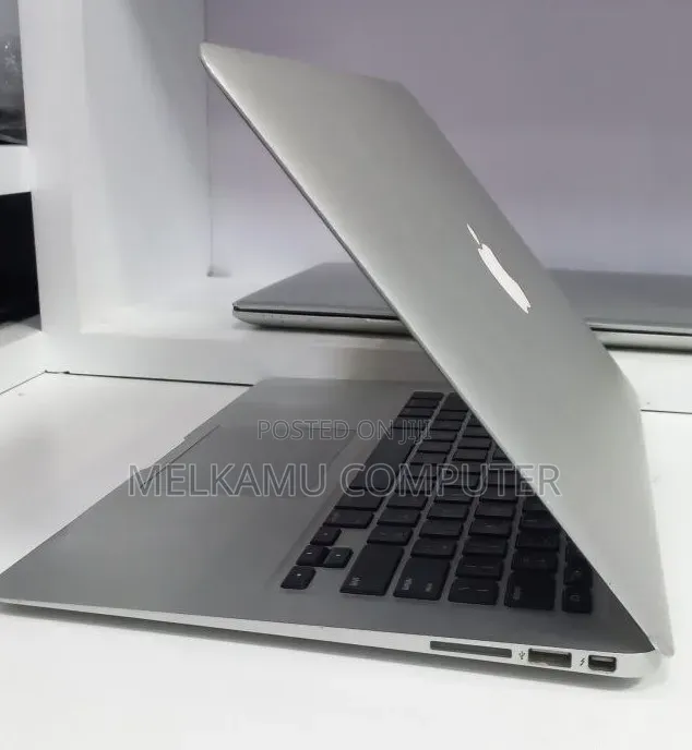 New Laptop Apple MacBook Air 2017 8GB Intel Core i7 SSD 128GB