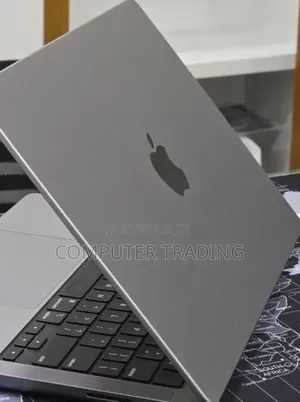 New Laptop Apple MacBook Pro 2023 M3 8GB Intel Core i7 SSD 512GB